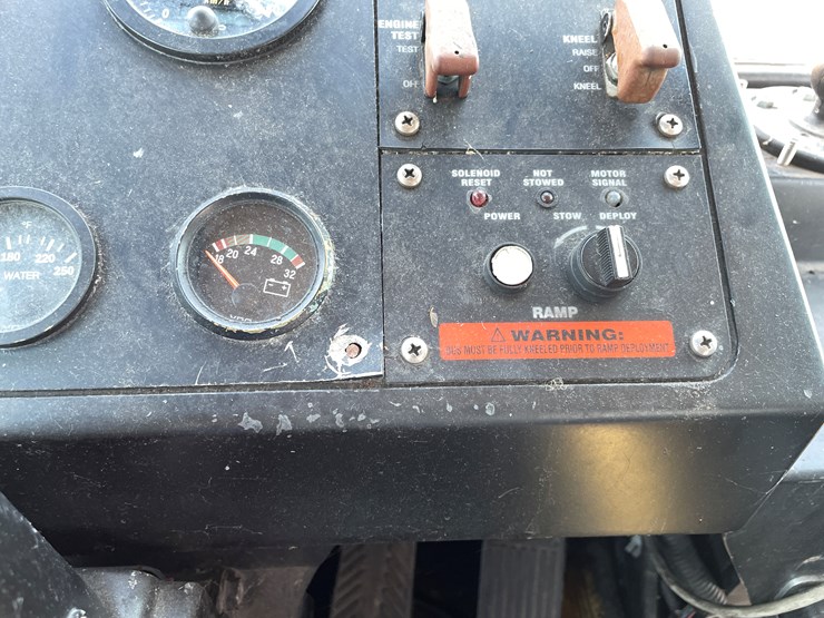 #167-•-2004-gillig-passenger-bus-(has-wi-title)-image-28