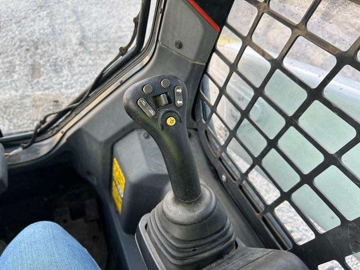 2022-bobcat-t76-image-22