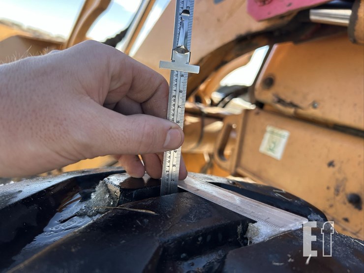 2000-case-570m-xt-image-39