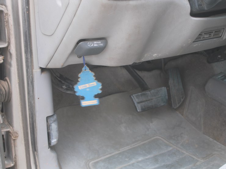 2000-chevrolet-k3500-image-35