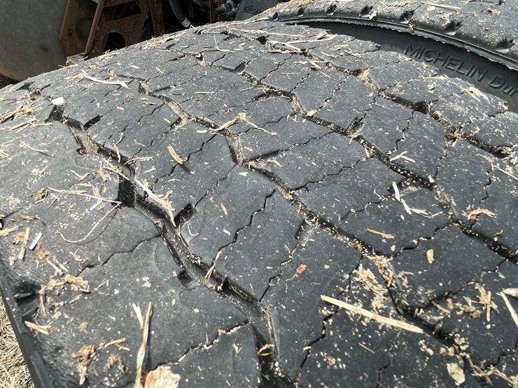 #113-•-2017-freightliner-single-axle-day-cab-semi-tractor-(has-wi-title)-image-21