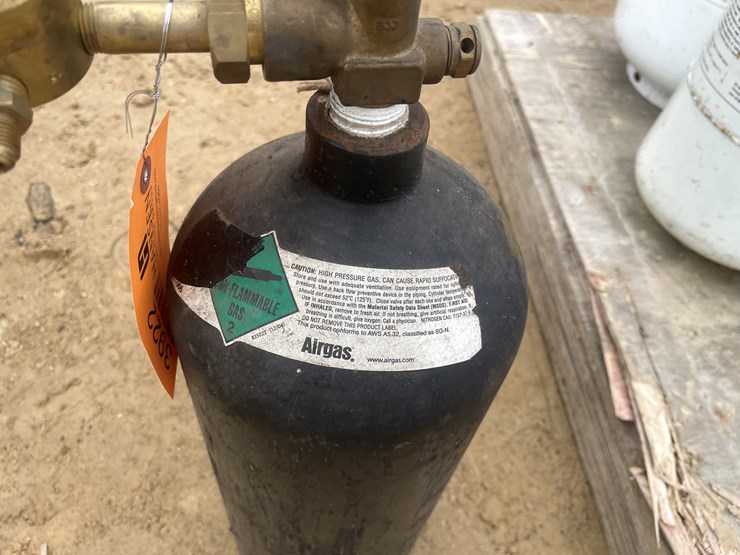 #3922-•-(7)-refrigerant-tanks-and-(1)-nitrogen/argon-tank-image-6