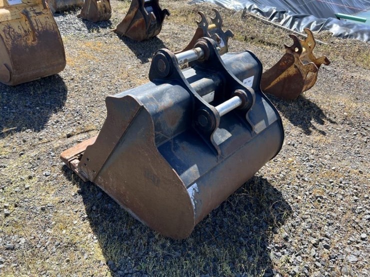 cat-34"-dig-bucket-w/cutting-edge-image-4