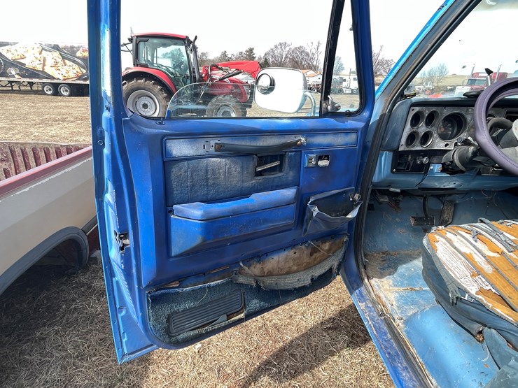 #192-•-1984-2-x-4-chevy-silverado-(has-wi-title)-image-28