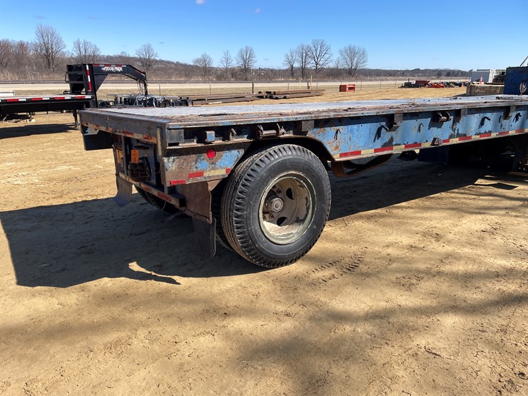 #1030-•-1973-28'-pike-semi-trailer-(has-wi-title)-image-4