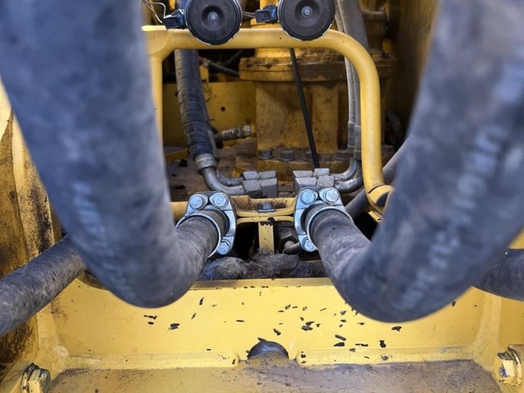 2018-komatsu-pc210-lc-11-image-29