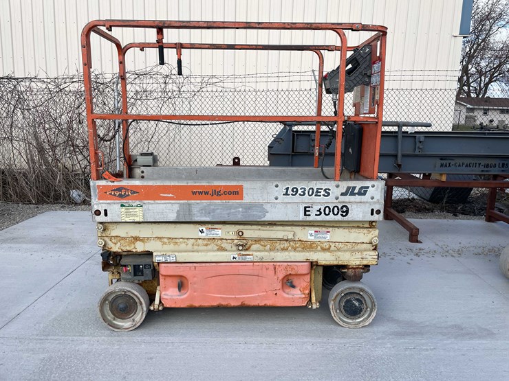 2007-jlg-1930es-image-2