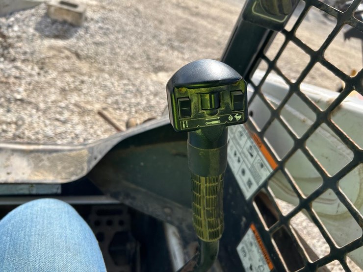 2019-bobcat-t595-image-21