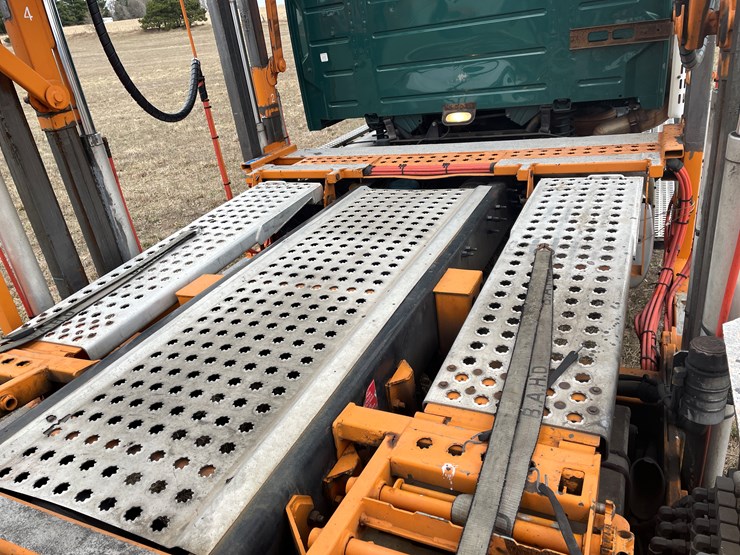 #110-•-2014-volvo-car-hauler-semi-and-trailer-(has-wi-title)-image-20