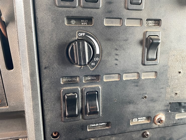 #400-•-1997-mac-ch600-semi-(has-wi-title)-image-88