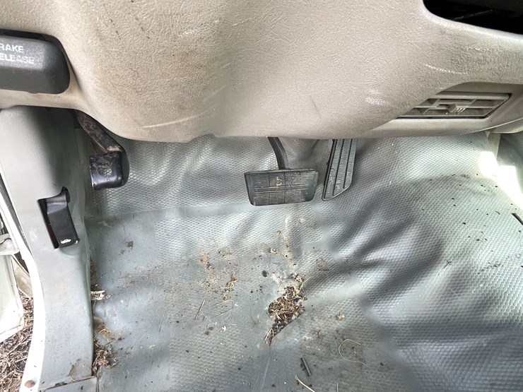 1999-chevrolet-3500-image-26