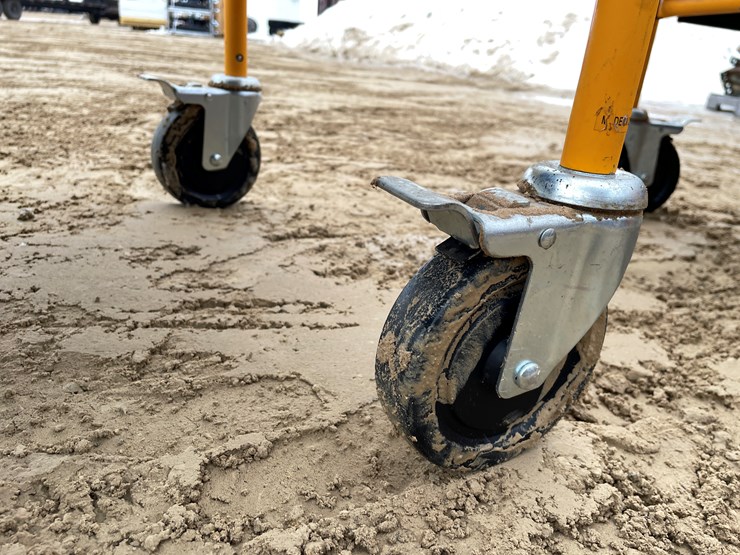 #3949-•-(2)-rolling-metal-carts-image-11