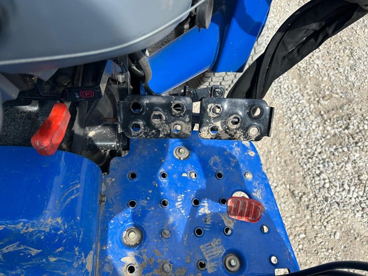 2016-new-holland-workmaster-33-image-21