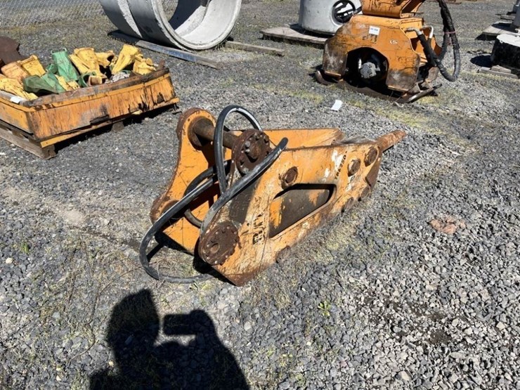 bti-tb6250a-hydraulic-breaker-image-4