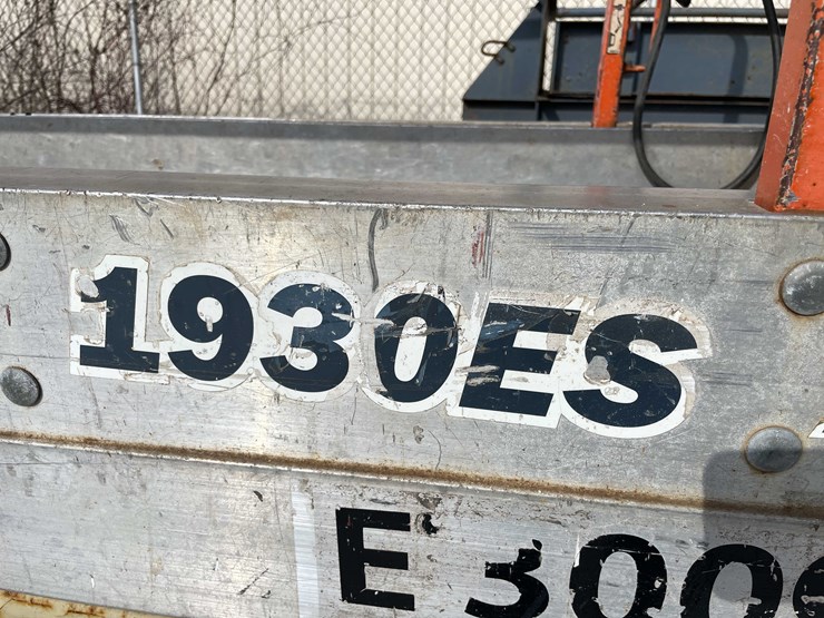 2007-jlg-1930es-image-9