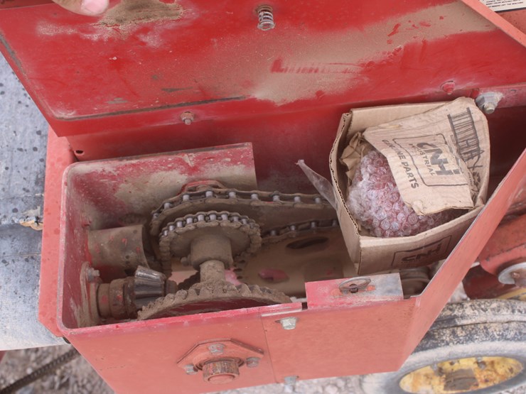 1991-new-holland-144-image-17