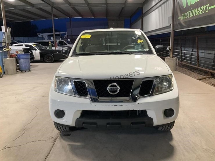 2015-nissan-frontier-image-3