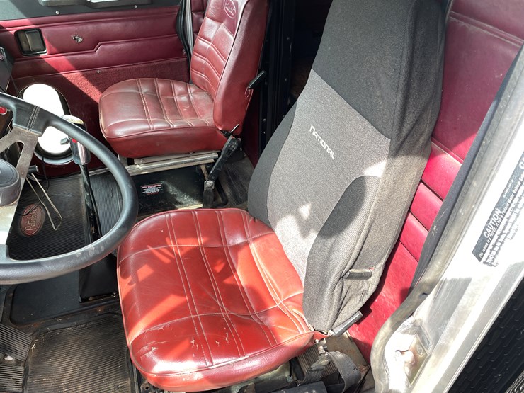 1989-peterbilt-379-image-91