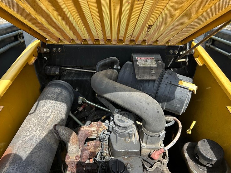 new-holland-l180-image-15