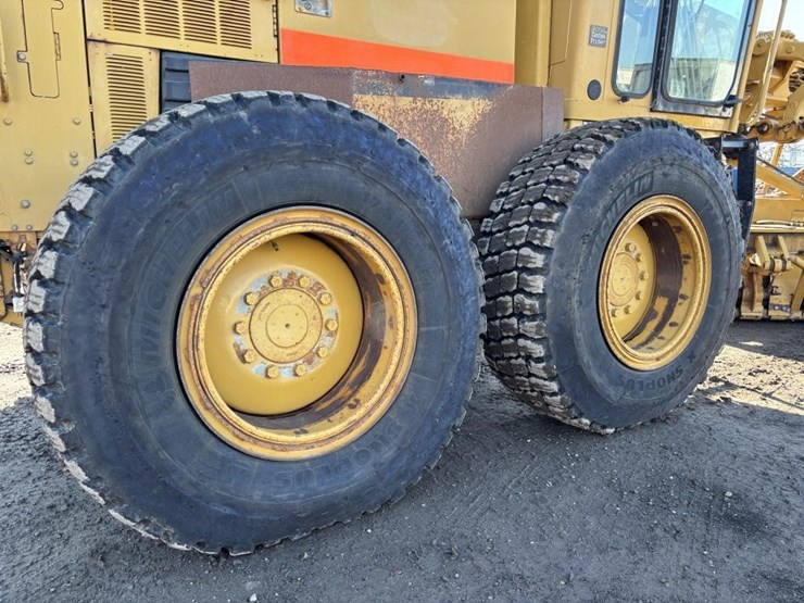 caterpillar-143h-image-36