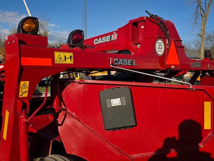 2023-case-ih-dc135-image-31