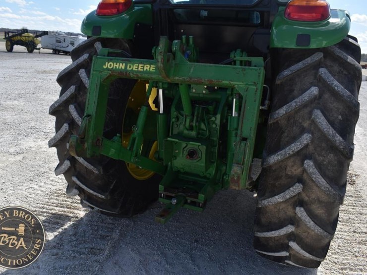 2014-john-deere-6140d-image-25