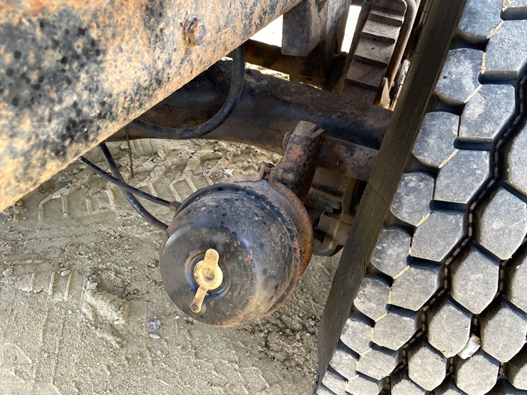 #401-•-1991-mac-rb688s-dump-truck-(has-mn-title)-image-90