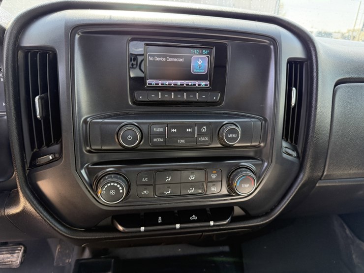 2015-chevrolet-silverado-2500hd-image-21