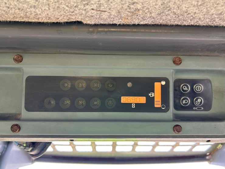 new-holland-l180-image-19