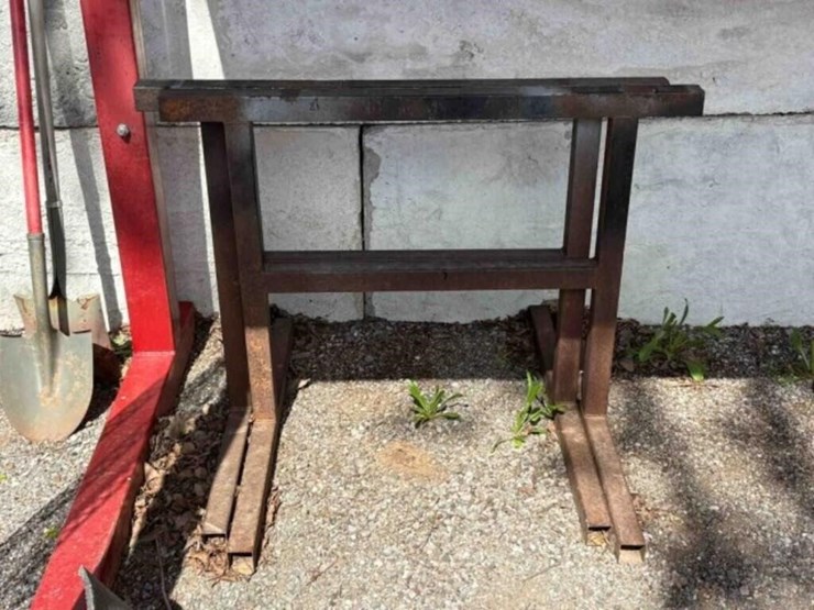 2---metal-saw-horse-image-1