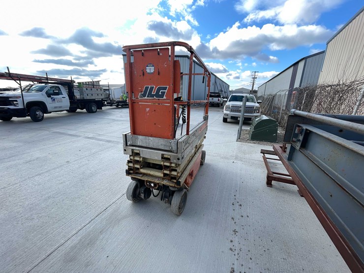 2007-jlg-1930es-image-7