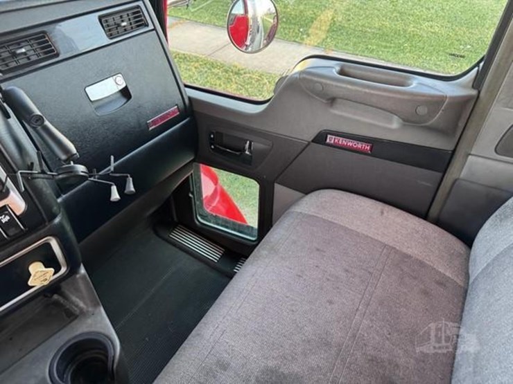 2014-kenworth-t470-image-19