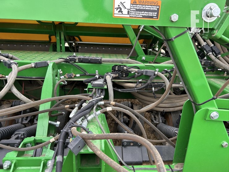 2014-john-deere-1990ccs-image-24