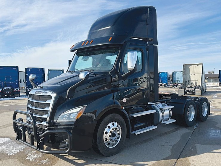 2022-freightliner-cascadia-116-image-1