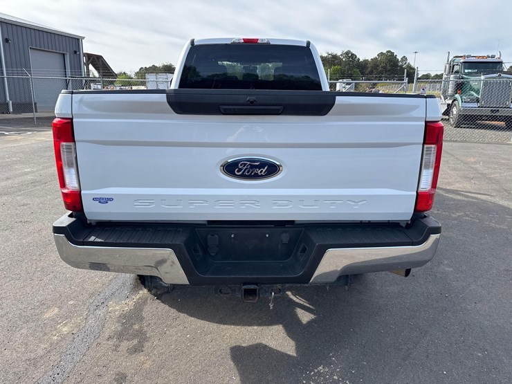 2018-ford-f250-xl-image-4