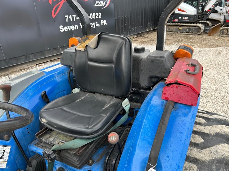 new-holland-boomer-40-image-19