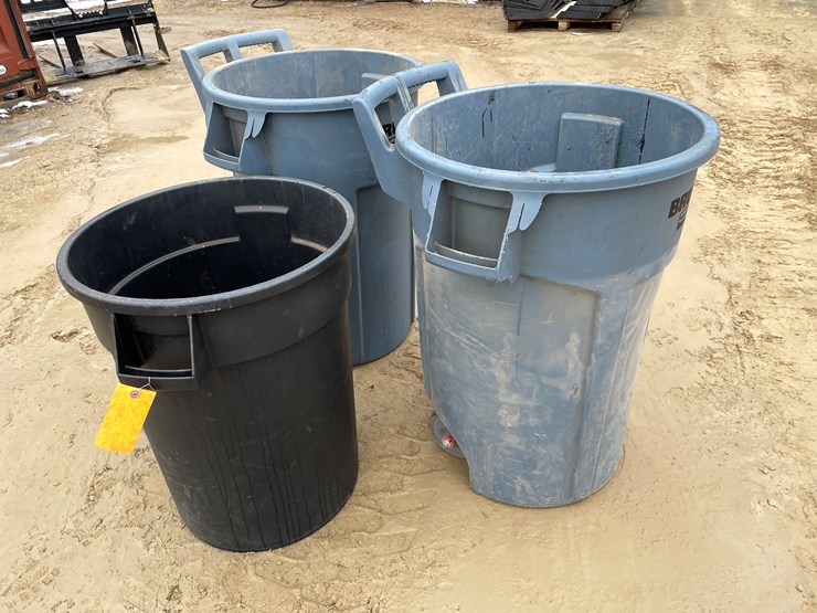 #3947-•-(3)-poly-trash-barrels-image-1