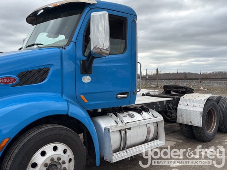 2018-peterbilt-579-image-9