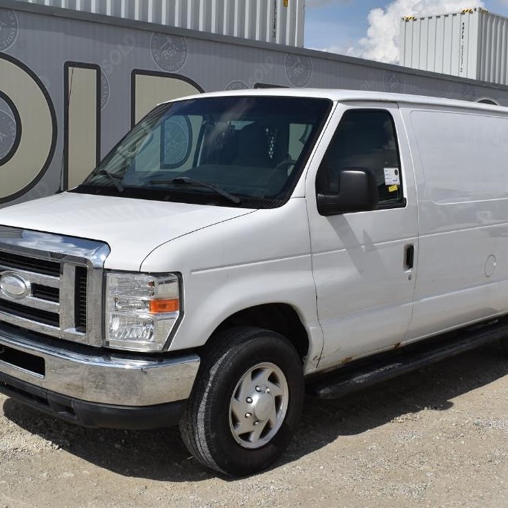 2014 FORD E250