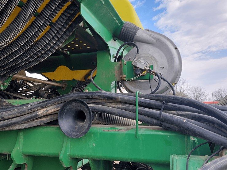 john-deere-1790-image-14