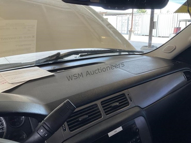 2012-chevrolet-tahoe-image-18