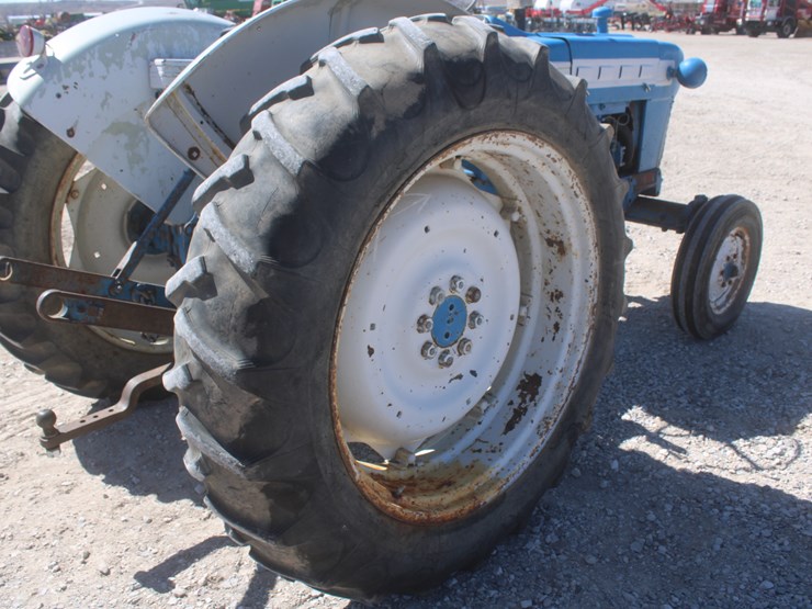 1966-ford-4000-image-13