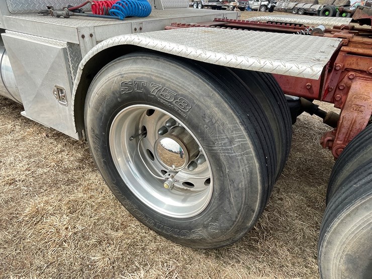 1987-peterbilt-379-image-19