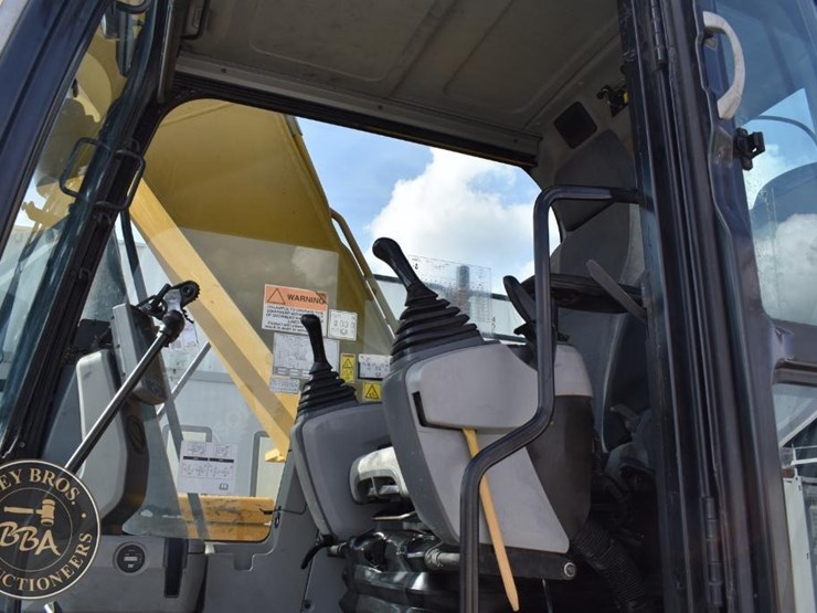 2019-caterpillar-326fl-image-52