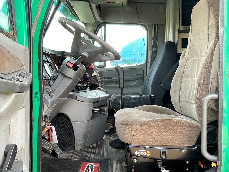 2002-caterpillar-c15-image-66