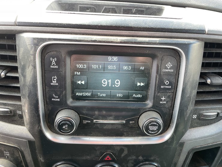 2015-dodge-2500-image-77