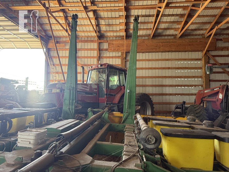 1993-john-deere-7200-image-16