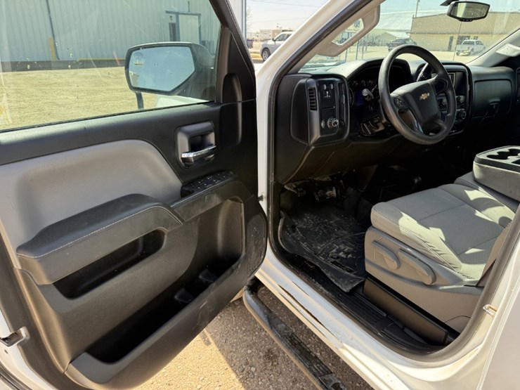 2015-chevrolet-silverado-2500hd-image-17