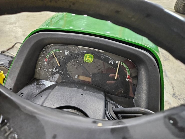 john-deere-x720-image-34