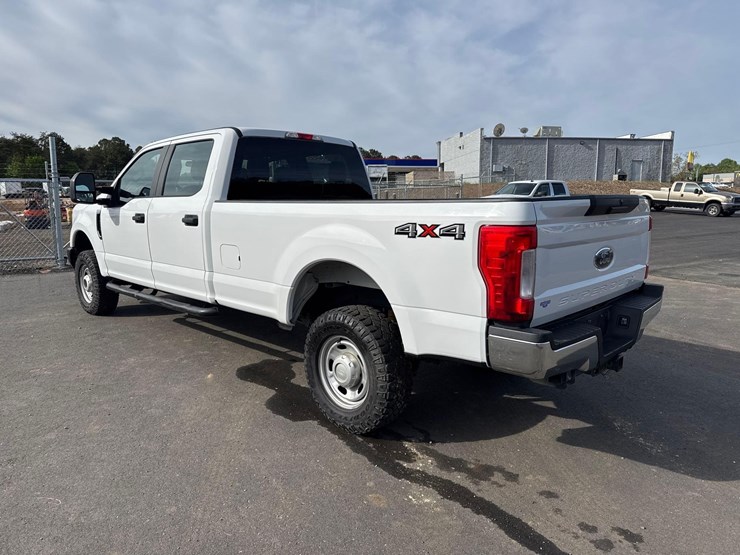 2018-ford-f250-xl-image-3